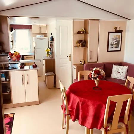 Κάμπινγκ Mobil De Pampelonne Sur Un Tres Bel Emplacement Surplombant La Baie De Pampelonne *