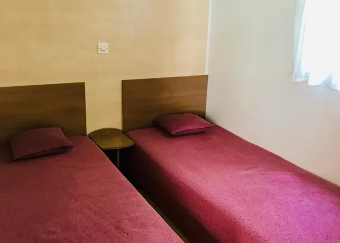 Mobil De Pampelonne Sur Un Tres Bel Emplacement Surplombant La Baie De Pampelonne