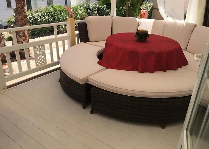 Mobil De Pampelonne Sur Un Tres Bel Emplacement Surplombant La Baie De Pampelonne Campsite Saint-Tropez