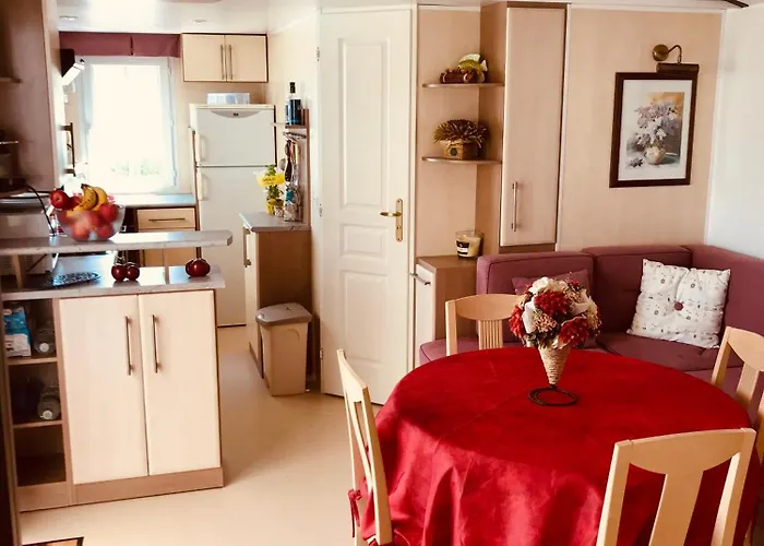 Parque de Campismo Mobil De Pampelonne Sur Un Tres Bel Emplacement Surplombant La Baie De Pampelonne *