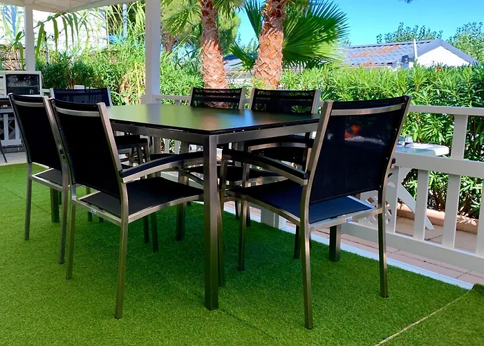 Mobil De Pampelonne Sur Un Tres Bel Emplacement Surplombant La Baie De Pampelonne Campsite Saint-Tropez